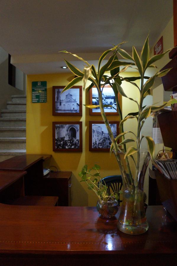 Hostal Pucará Loja Esterno foto